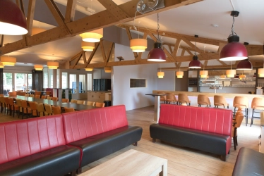 PolderZicht; Woonkamer en bar 5