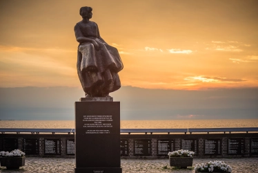 Urk; Vissersmonument